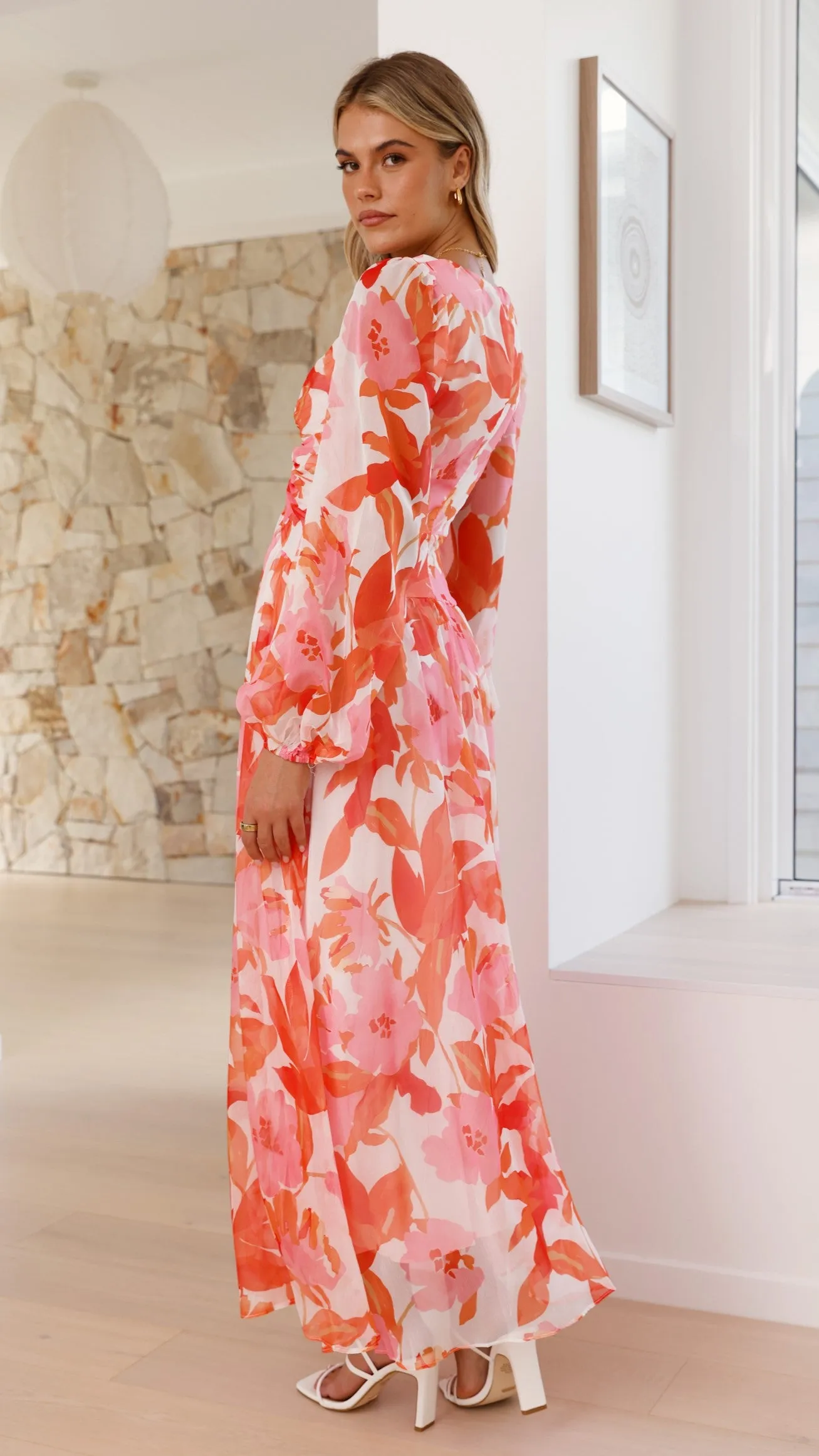 Stylish Aurea Midi Dress in Vibrant Pink/Orange Floral Design