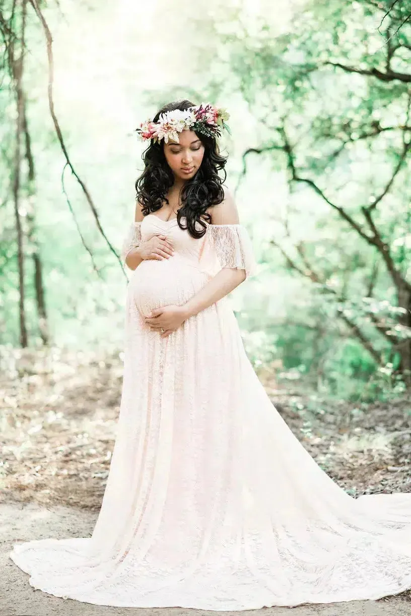 Elegant Maternity Dress for Photo Shoots